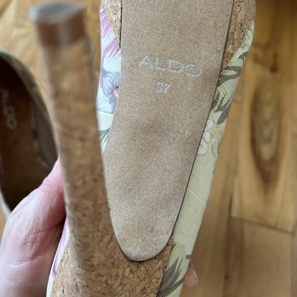 Aldo Floral Heels - Picture 3 of 5